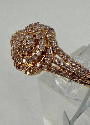 Diamond 9K (375) Rose Gold SGL Certified Pink Diamond Cluster Ring.