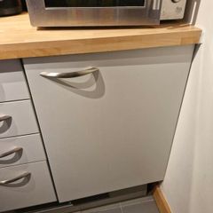 Kitchen cabinet and countertop