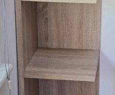 Corner shelf unit