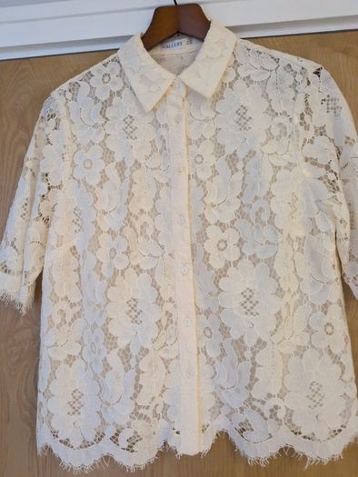 Gallery Cream Lace Short Sleeved Blouse. S. 12. New - No Tag.