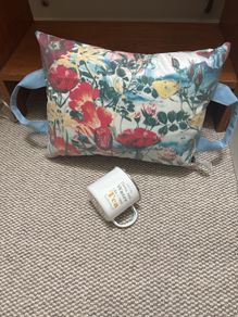 - Oil Skin Garden Kneeler Cushion like with 2 grab handles and Free Garden Enamel Mug