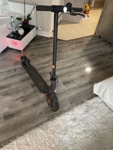 Electric scooter