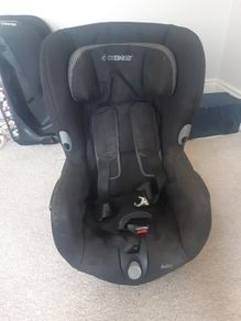 Maxi cosy rotating car seat with Isofix base