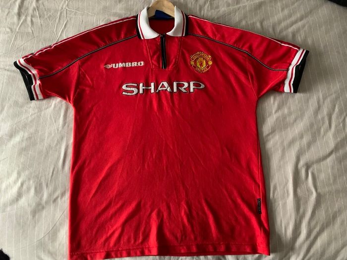 Man Utd 1998-99 jersey