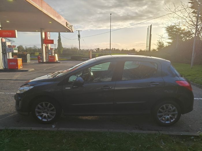 2010 Peugeout 308 Millesim 200 with 1.4 VTI petrol 98HP