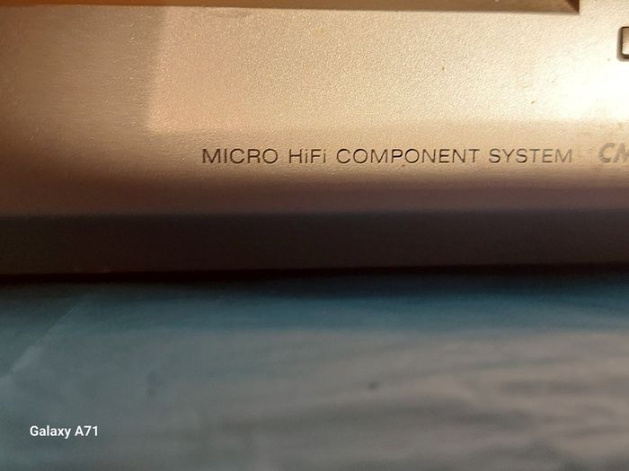 Sony Micro Hifi System Model CMT-CP1, Radio, CD and Tape with Two Philips Speakers Model FWB-C355-01 in excellent condition