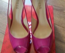 Guess Shoes Size 6