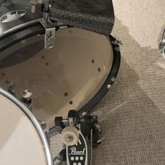 Pearl drum set