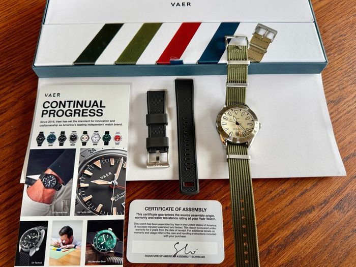 VAER Polar Pacific 42mm GMT watch