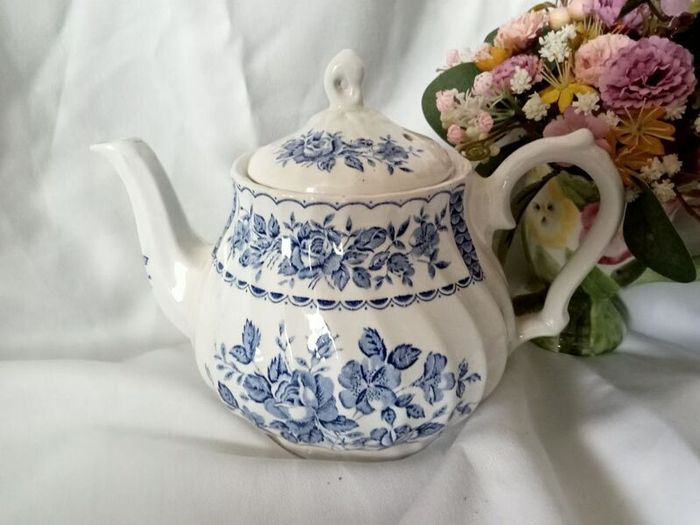 Myott Melody Teapot
