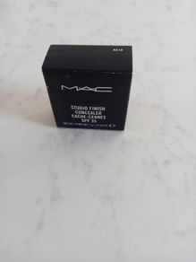New / unopened MAC Studio Finish Concealer NC10