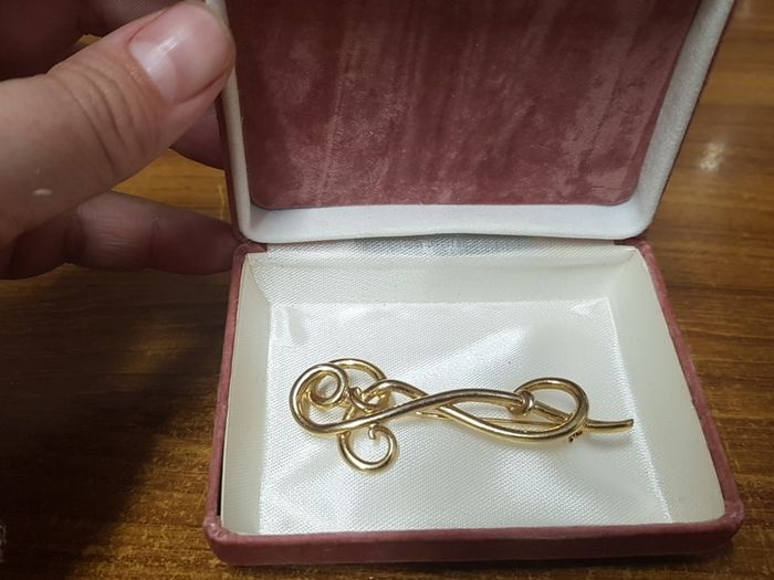Brooch