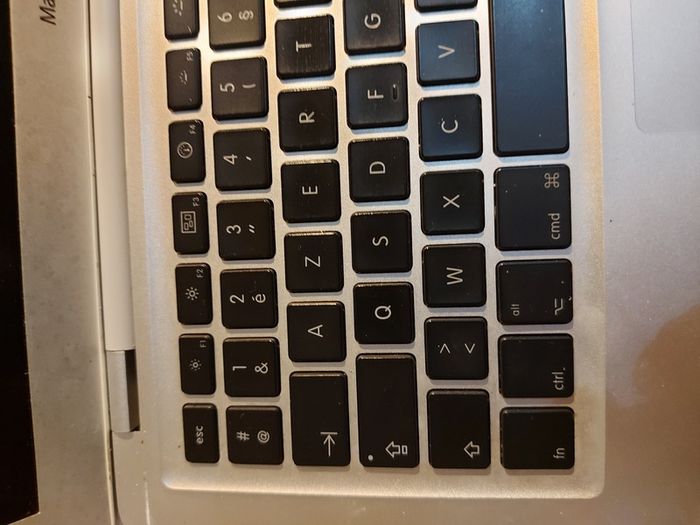 MacBook Air 13 inch, A1237, excellent cosmetic Condition, Password Locked