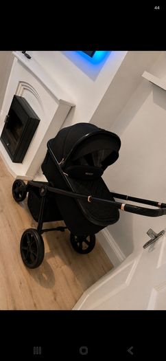 venicci pram