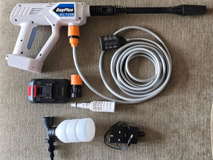 DayPlus Pressure Washer - with Battery & Charger