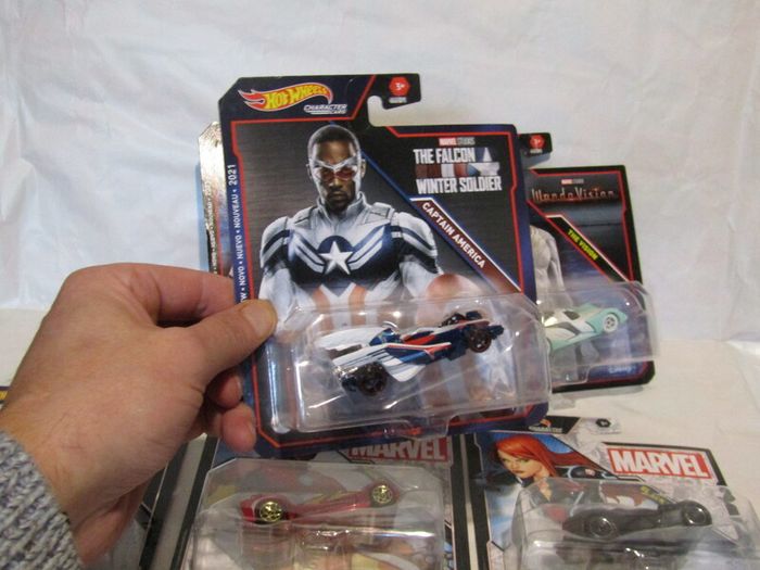 Hot Wheels MARVEL Character Diecast Cars Complete Set Of 8 Brand New Sealed