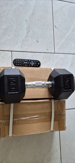 brand new 2x15 kilo hex dumbbells