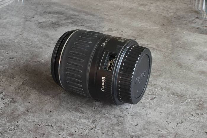 Canon EF 28-90 II zoom lens