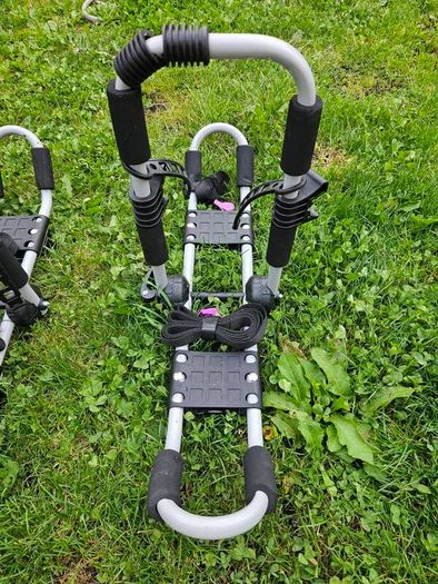 2x Single Kayaks (Sit-on + Sit-in) + 2 Paddles, Spraydeck, Buoyancy Bags, Pump & Universal 2-Kayak Roof Rack