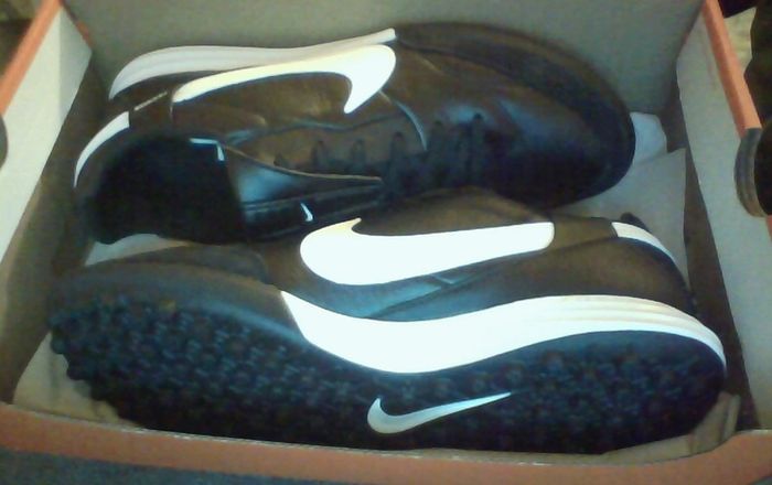 nike premier III astro turf football size 8.5