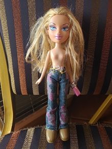 Vintage 2001 Bratz Blond Doll Chloe with Jeans and Rolling Shoes