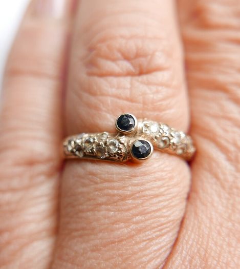 Vintage Solid 9ct Yellow Gold 375, Sapphire Ring - size P - 2,2g