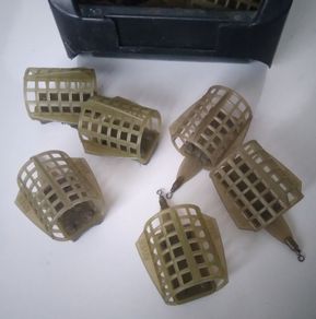 Benzar Feeder Basket W/claw