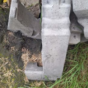 Heavy weights with rope holes