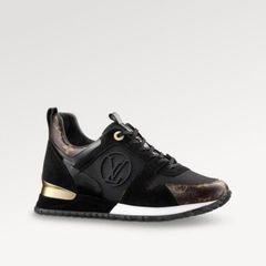 Ladies run away Louis Vuitton