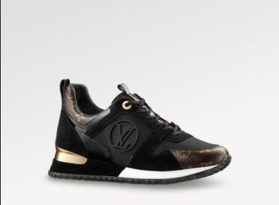 Ladies run away Louis Vuitton