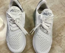 Womens Nike AirMax 270 Trainers