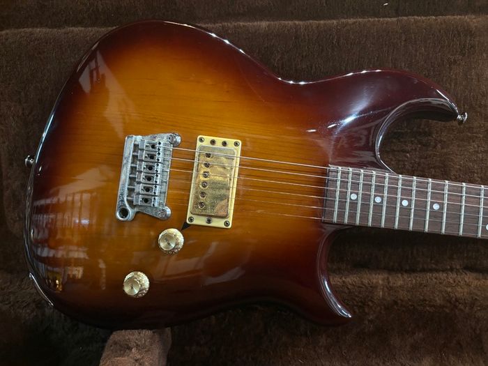 Yamaha SF3000 Super Flighter Brown Sunburst 1981