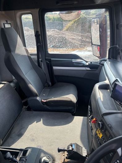 Man - 8 Wheeler Tipper - Auto- Year 2015