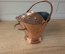 Antique Copper Coal Scuttle - Decorative Fireside Accessory