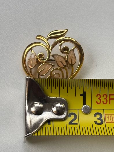gold-tone vintage apple brooch