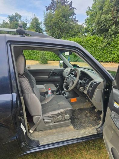 2002 Mitsubishi Pajero