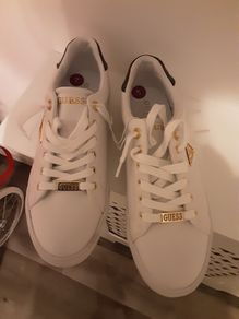 ladies Guess runners