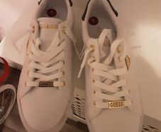 ladies Guess runners
