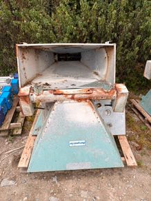 Dairymaster electric feeders
