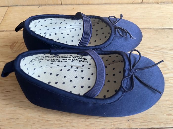 H&M Toddlers Navy satin ballet flats Sz18/UK2-3 EUC