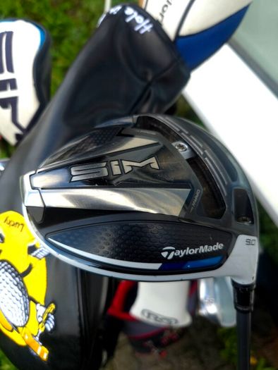 Set of Taylormade Golf Clubs