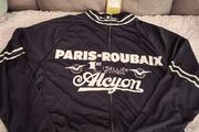 Retro cycling jersey