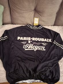 Retro cycling jersey
