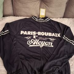 Retro cycling jersey