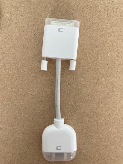 Apple DVI to VGA connector