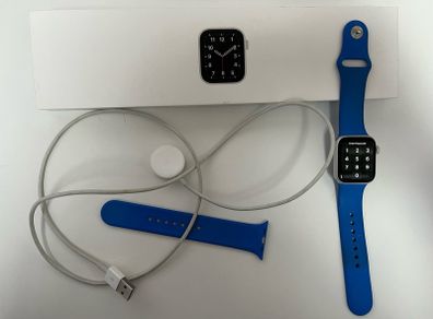 Apple Watch SE 40mm Silver Aluminium Boxed
