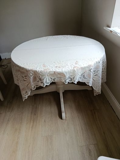 Round table