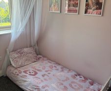 Toddler bed