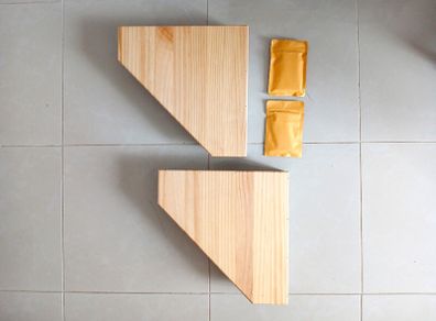 Pair of Floating Corner Shelves RPR 99 Euro