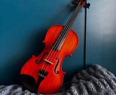 3/4 violin with bow & case